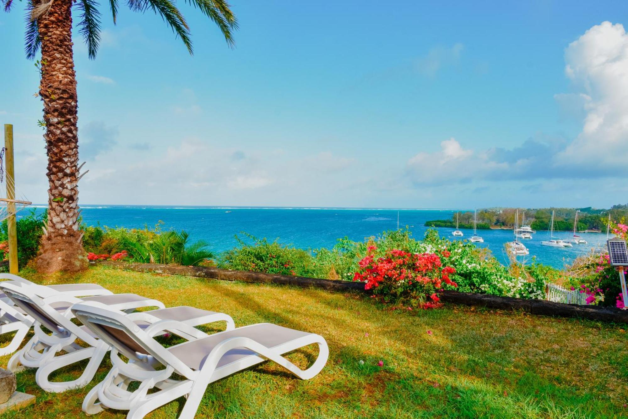 Boutique Villa On The Rocks With Stunning Sea Views, Infinity Pool & Private Sea Trou d'Eau Douce Esterno foto