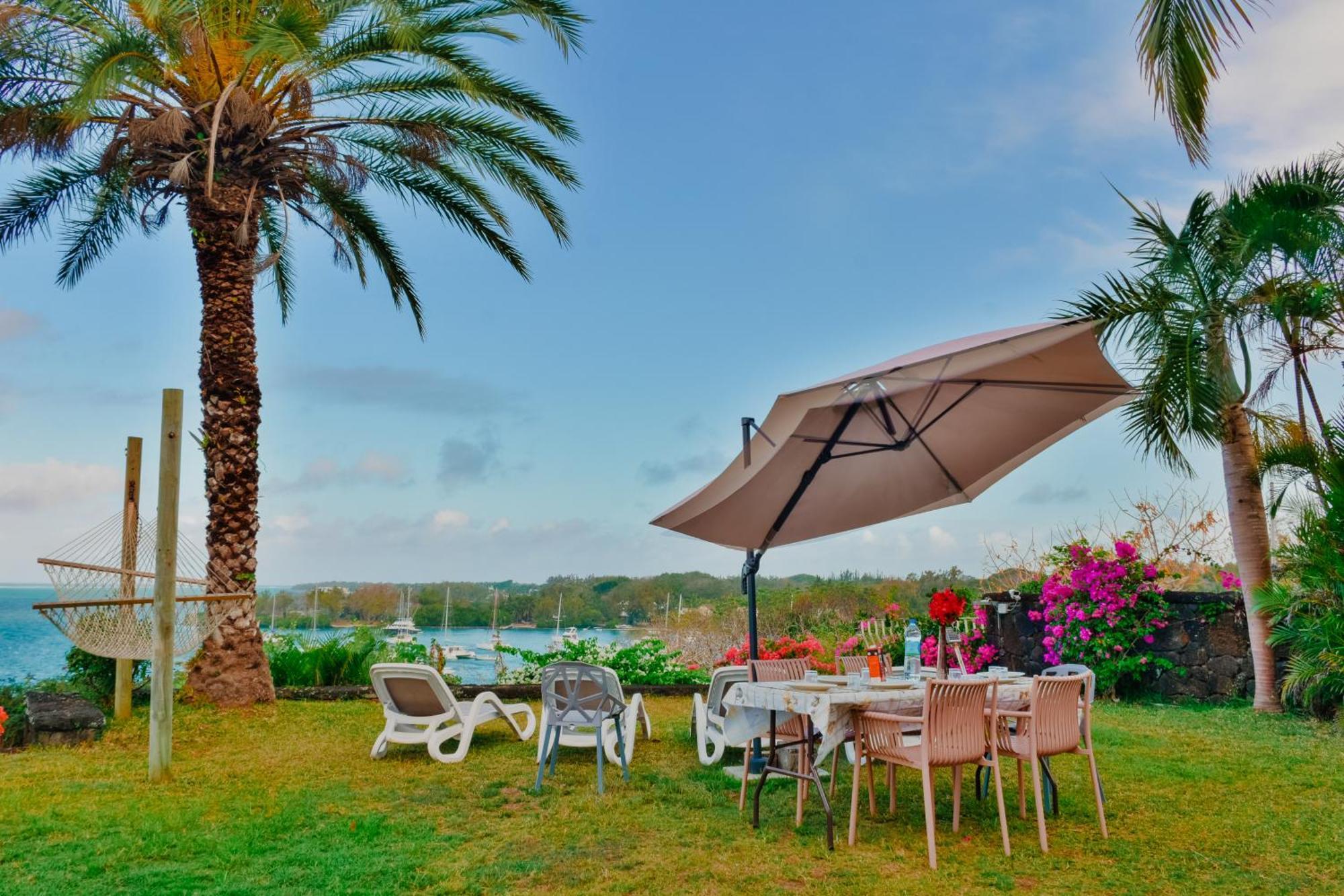 Boutique Villa On The Rocks With Stunning Sea Views, Infinity Pool & Private Sea Trou d'Eau Douce Esterno foto