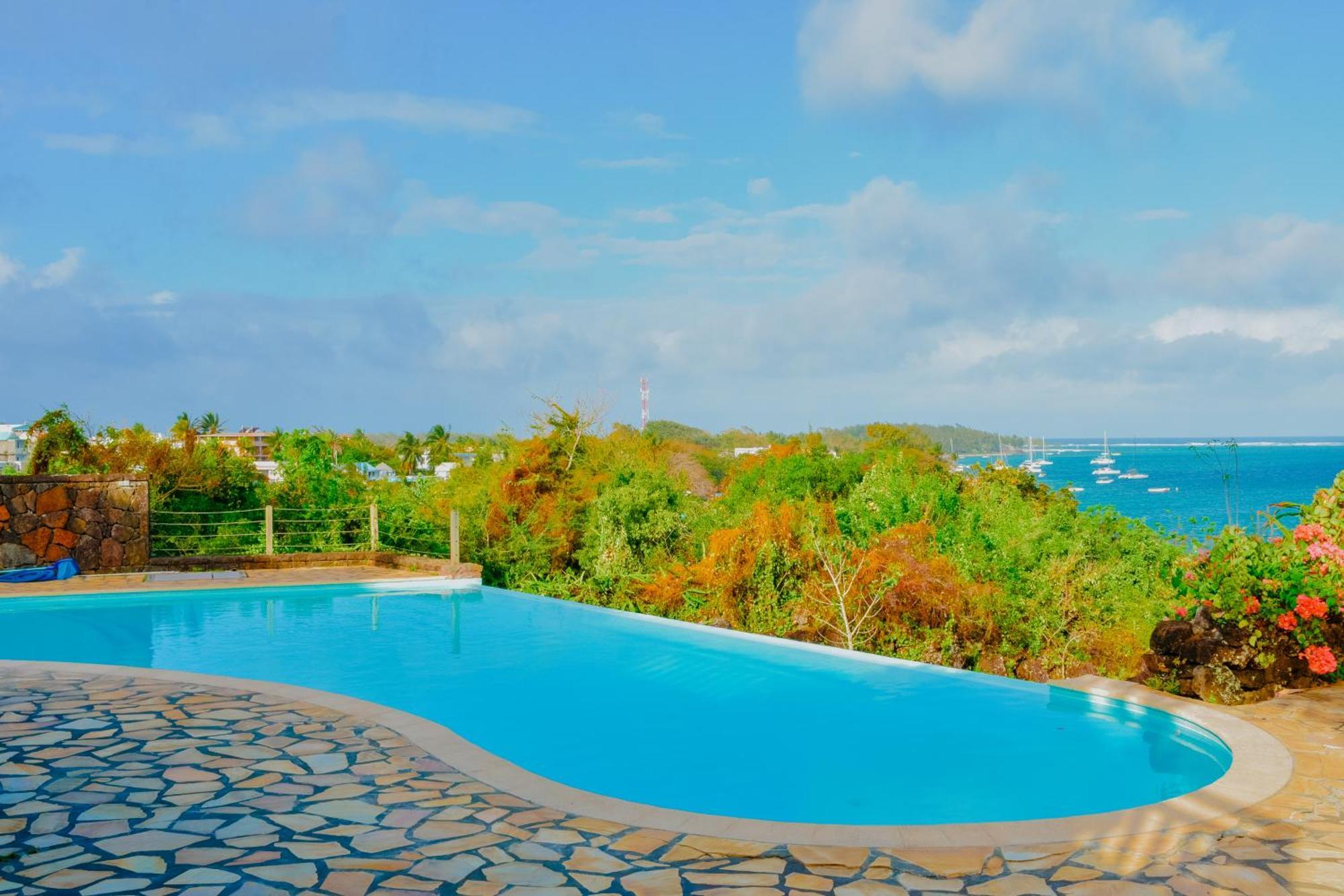 Boutique Villa On The Rocks With Stunning Sea Views, Infinity Pool & Private Sea Trou d'Eau Douce Esterno foto