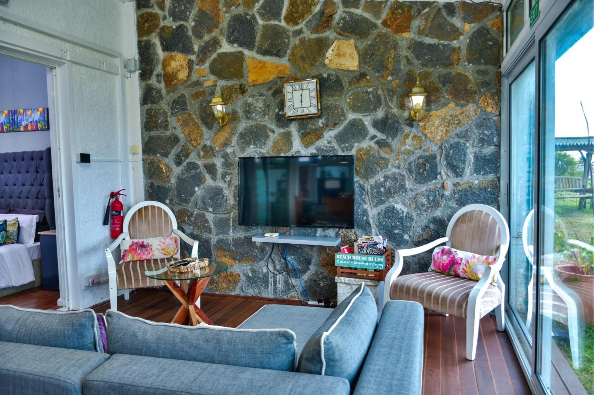 Boutique Villa On The Rocks With Stunning Sea Views, Infinity Pool & Private Sea Trou d'Eau Douce Esterno foto