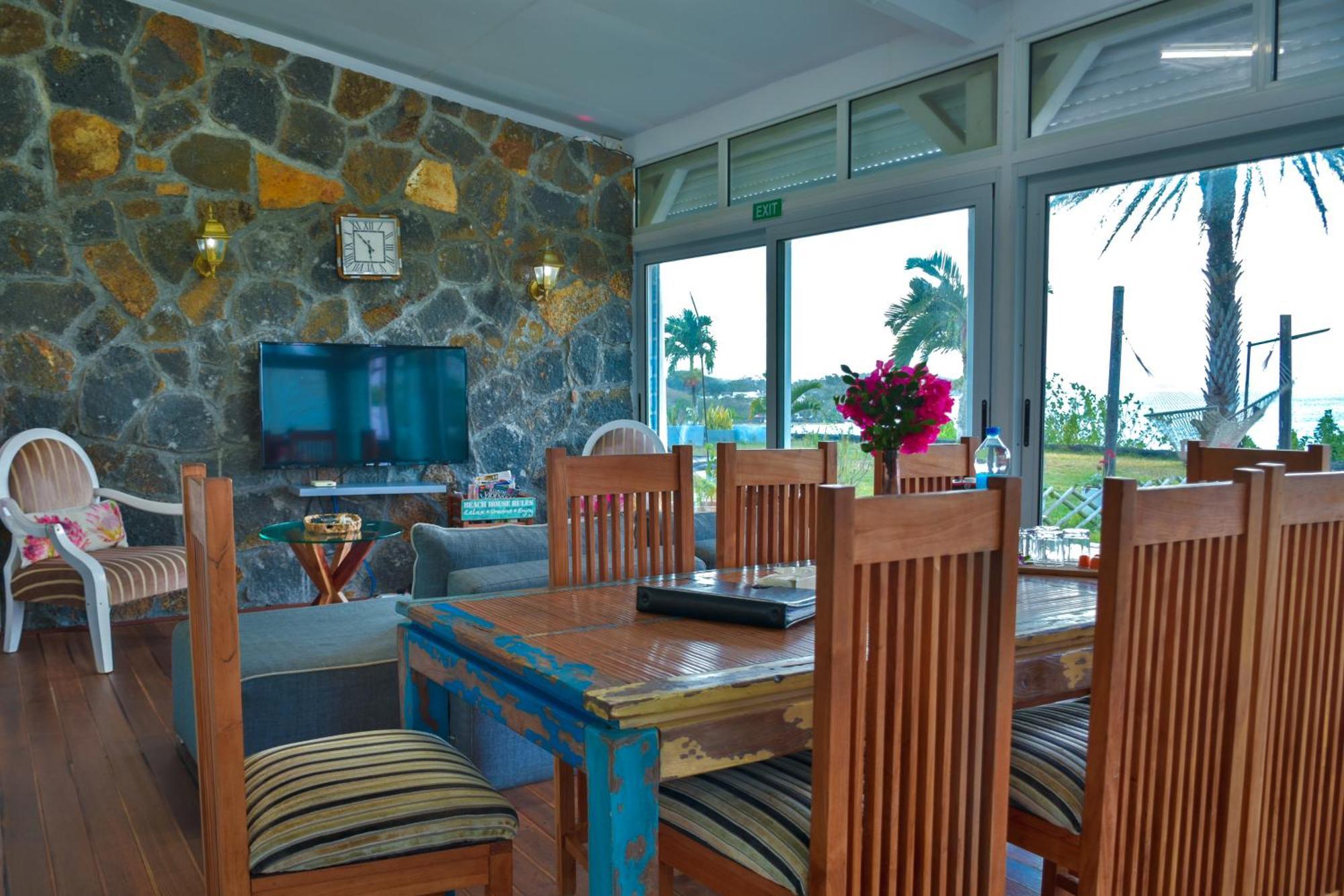 Boutique Villa On The Rocks With Stunning Sea Views, Infinity Pool & Private Sea Trou d'Eau Douce Esterno foto