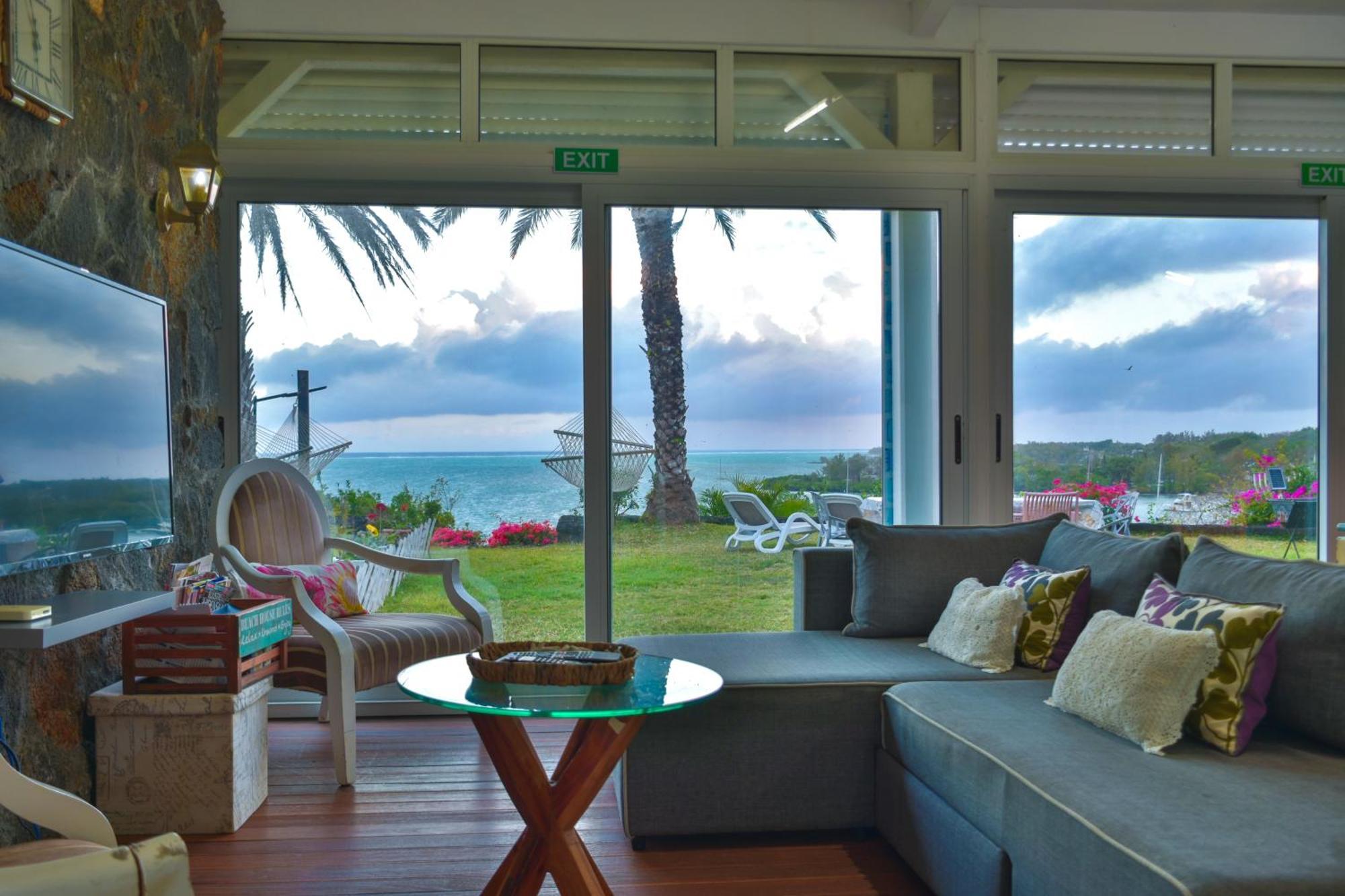 Boutique Villa On The Rocks With Stunning Sea Views, Infinity Pool & Private Sea Trou d'Eau Douce Esterno foto